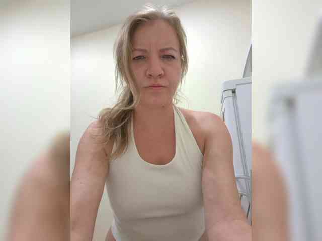 Mia-Carnival webcam