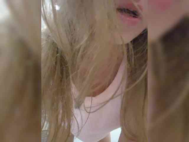 Mia-Carnival webcam