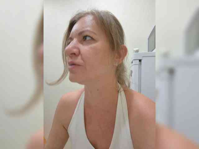 Mia-Carnival webcam