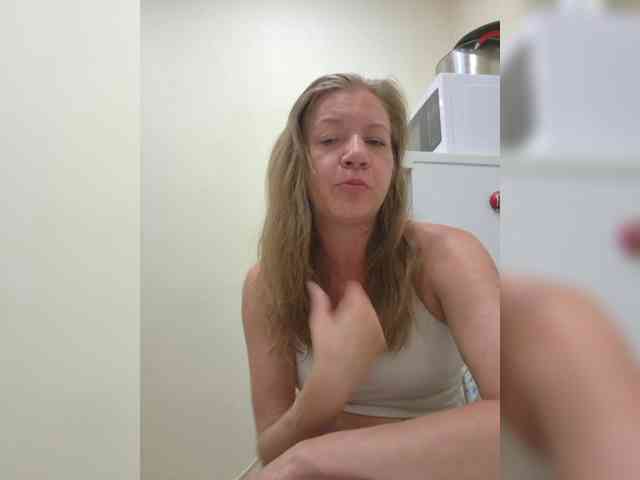 Mia-Carnival webcam