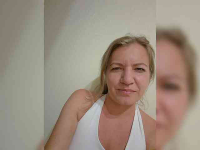 Mia-Carnival webcam