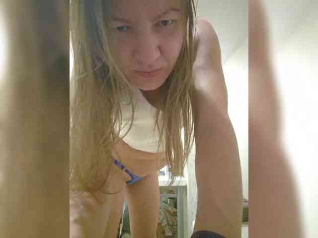 Mia-Carnival webcam