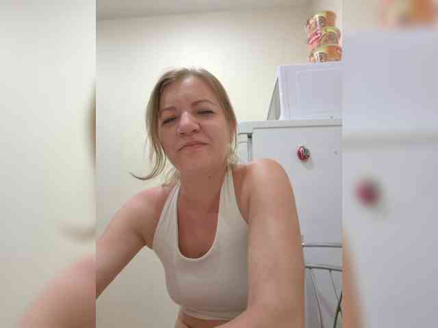 Mia-Carnival webcam