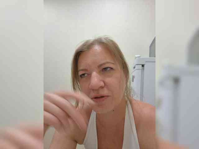 Mia-Carnival webcam