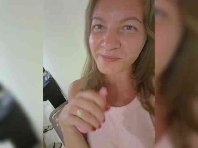 Mia-Carnival webcam