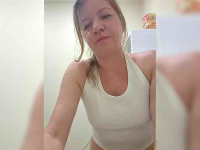 Mia-Carnival webcam