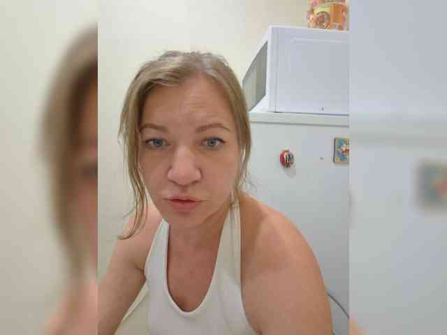 Mia-Carnival webcam