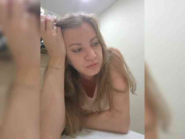 Mia-Carnival webcam