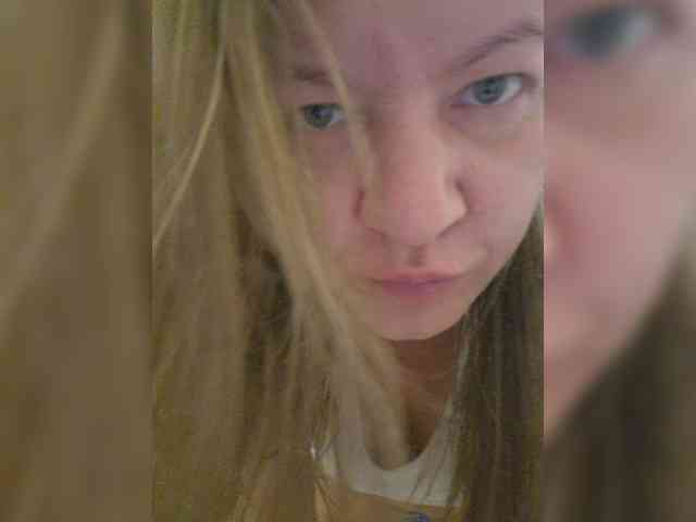 Mia-Carnival webcam