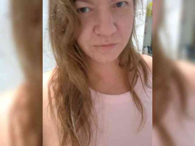 Mia-Carnival webcam