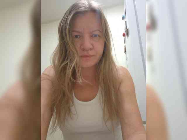Mia-Carnival webcam