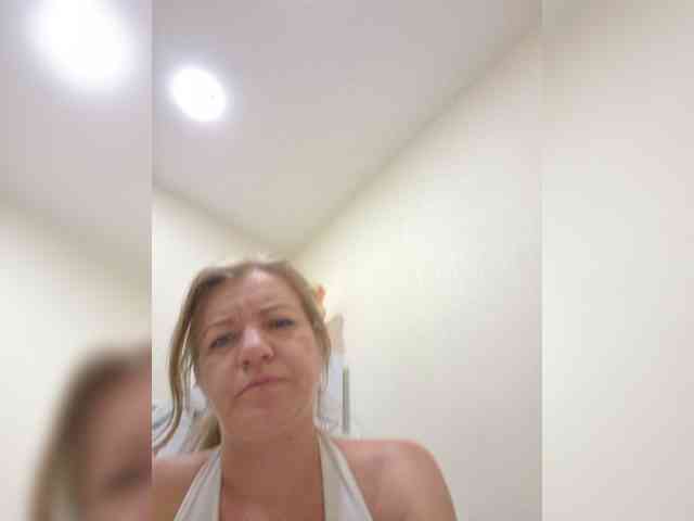 Mia-Carnival webcam