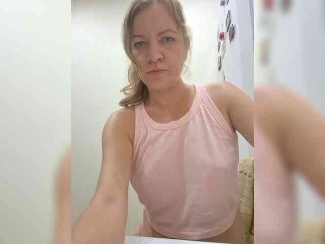Mia-Carnival webcam