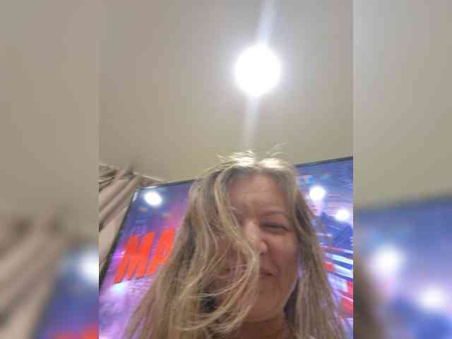 Mia-Carnival webcam