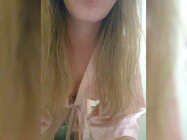 Mia-Carnival webcam