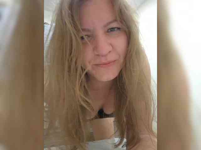 Mia-Carnival webcam