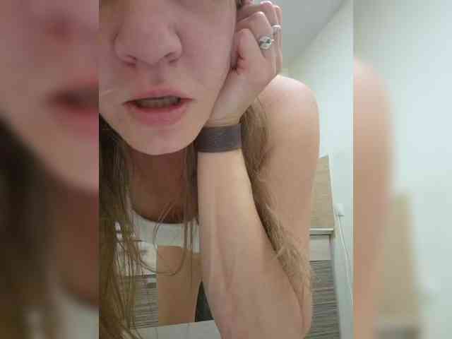 Mia-Carnival webcam