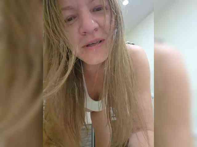 Mia-Carnival webcam