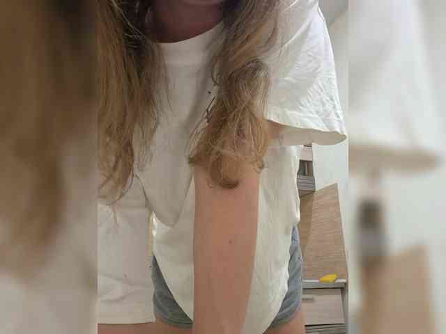 Mia-Carnival webcam