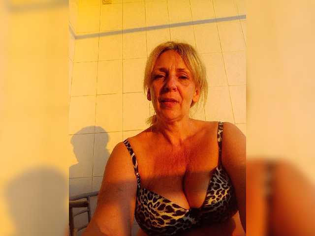 mery8poppins live cam on BongaCams