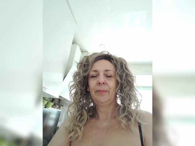 mery8poppins's BongaCams show and profile