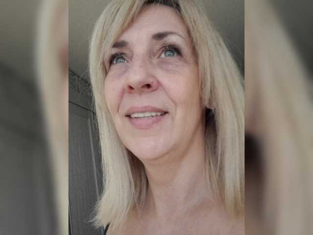 mery8poppins live cam on BongaCams