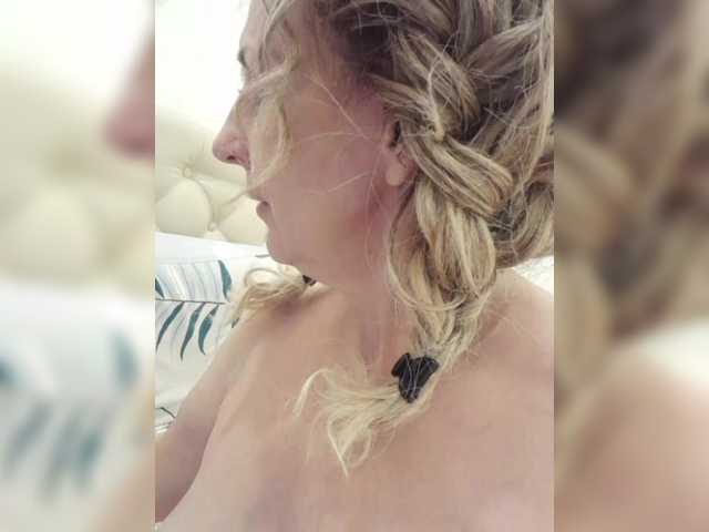 mery8poppins live cam and statistics on UnifiedCams