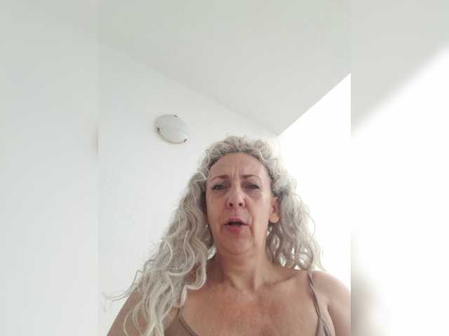 mery8poppins live cam on BongaCams