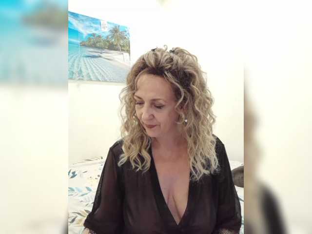 mery8poppins's BongaCams show and profile