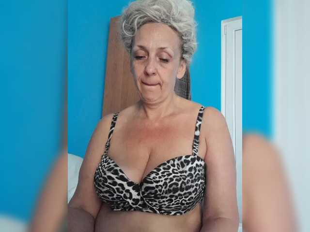 mery8poppins live cam on BongaCams