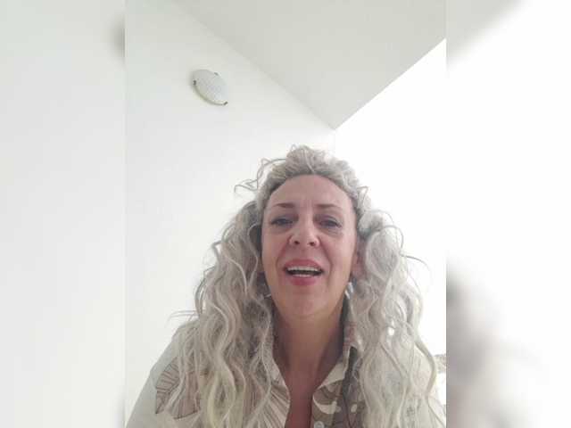 mery8poppins live cam on BongaCams