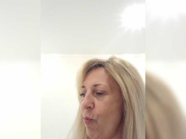 mery8poppins live cam on BongaCams