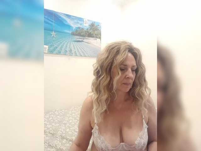 mery8poppins live cam on BongaCams