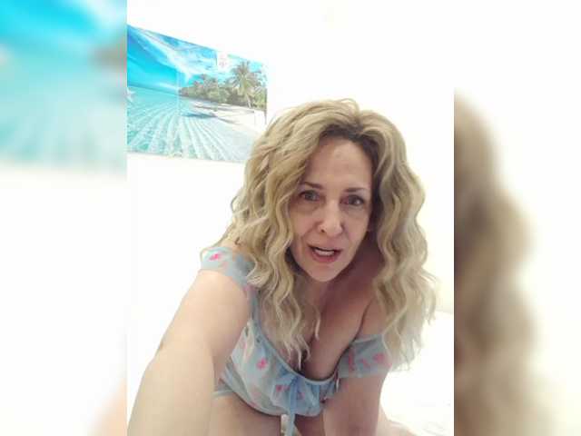 mery8poppins live cam on BongaCams