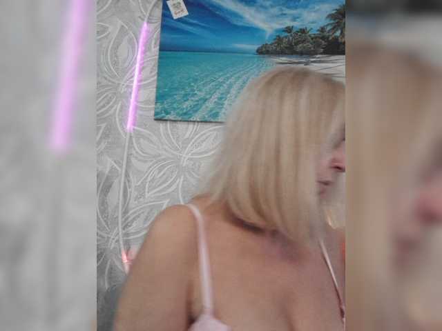 mery8poppins, en directo ahora en BongaCams
