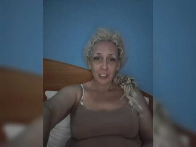 mery8poppins live cam on BongaCams