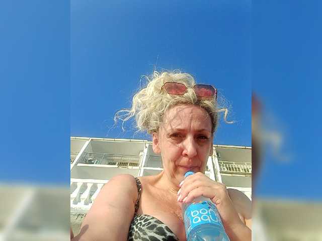mery8poppins live cam on BongaCams