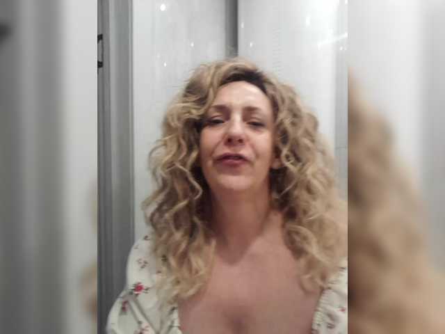 mery8poppins's BongaCams show and profile