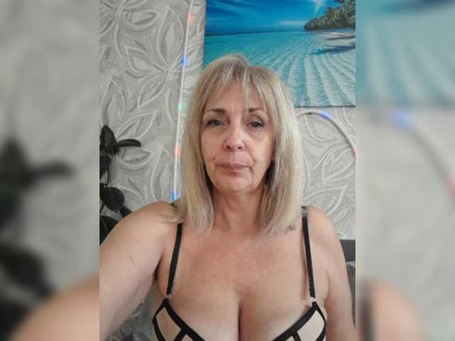 mery8poppins, en directo ahora en BongaCams