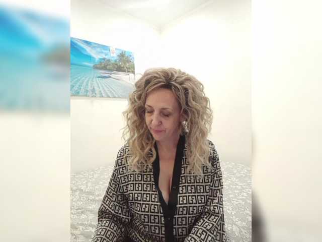 mery8poppins's BongaCams show and profile