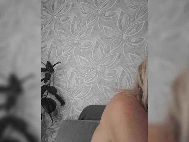mery8poppins live cam on BongaCams
