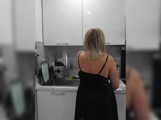 mery8poppins live cam preview