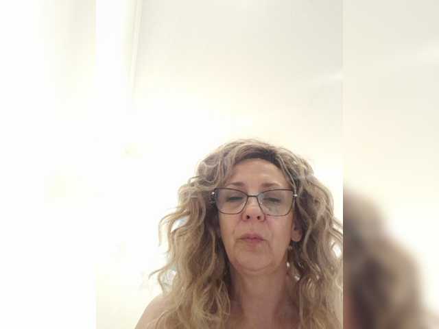 mery8poppins Live Cam on BongaCams