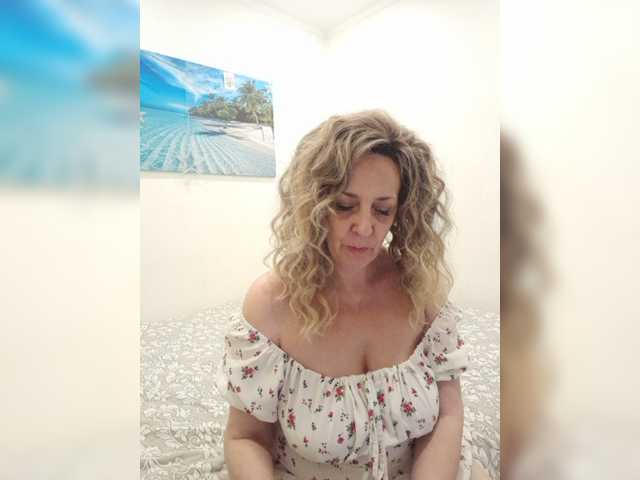 mery8poppins's BongaCams show and profile