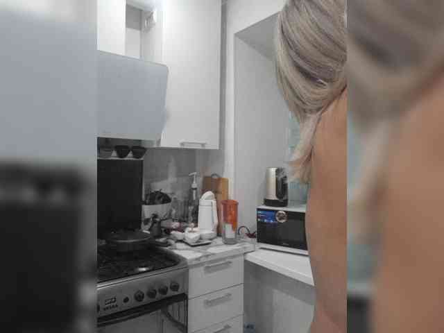 Mery8poppins's cam show statistics and live stream