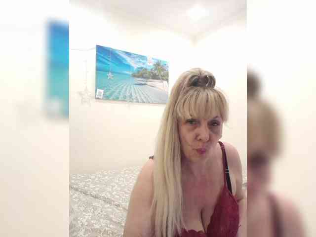 mery8poppins Live Webcam on BongaCams