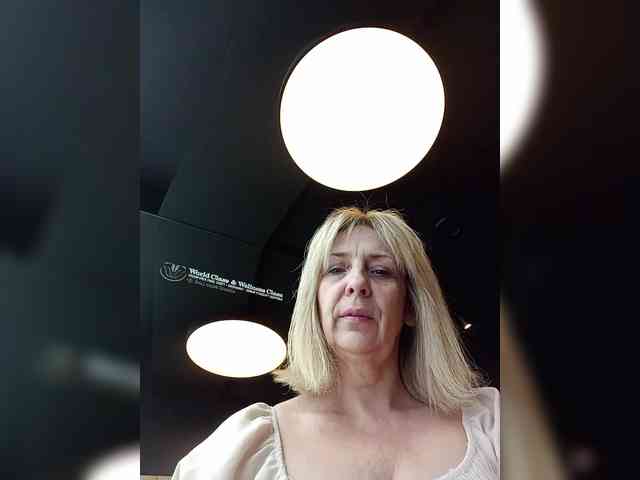 mery8poppins Sex Cam Show