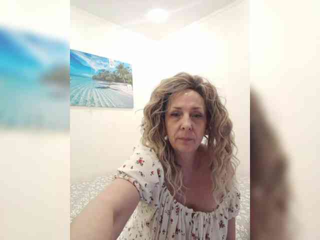 Este modelo está ao vivo agora. mery8poppins