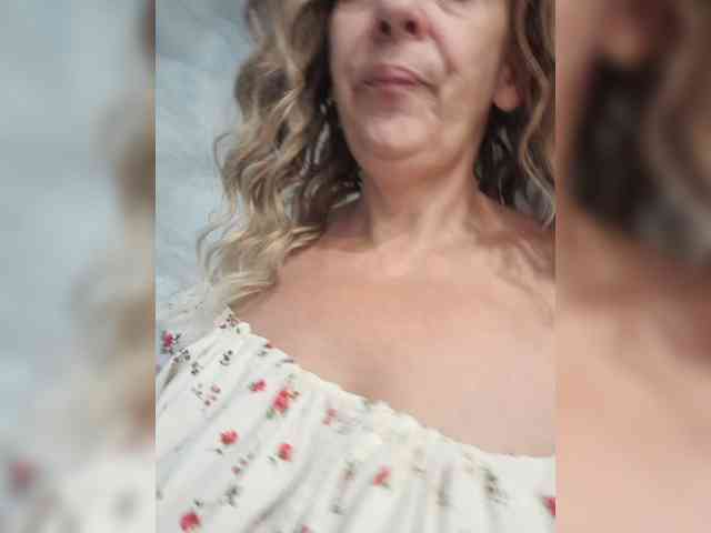 Este modelo está en vivo ahora. mery8poppins