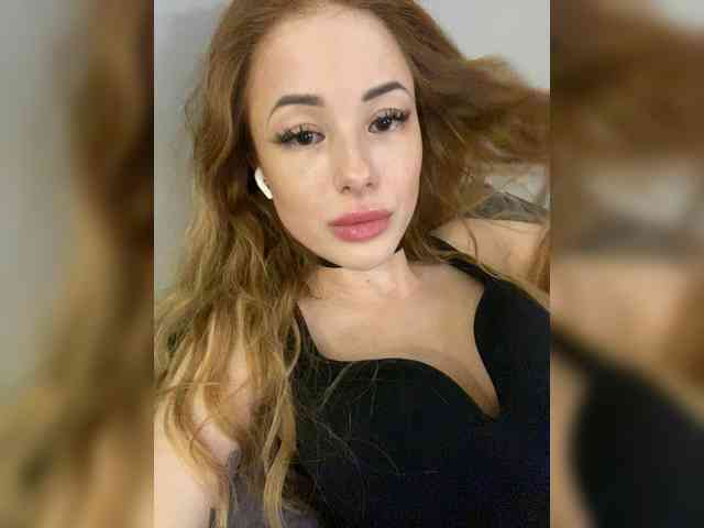 YourBarbiee webcam